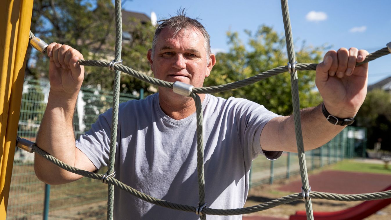 Végh Zoltán segédmunkásként dolgozott, miután Lipcsei Péter stábjából távoznia kellett Soroksáron