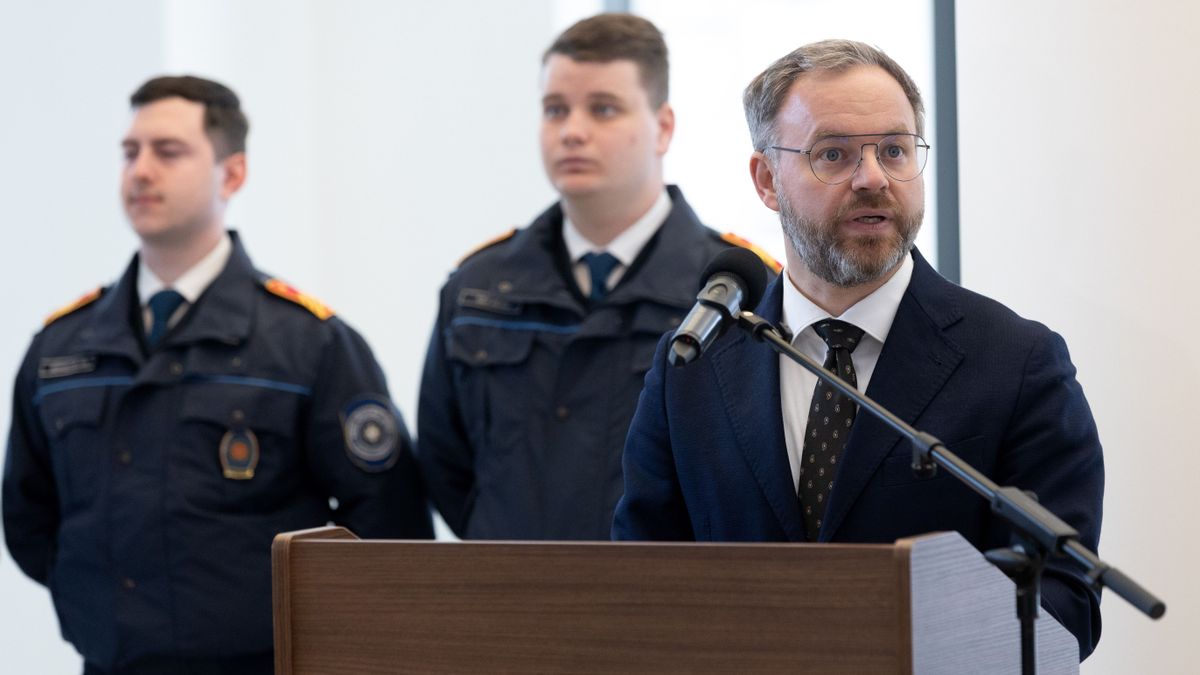 Orbán Balázs: A vezetéket meg kell védeni!