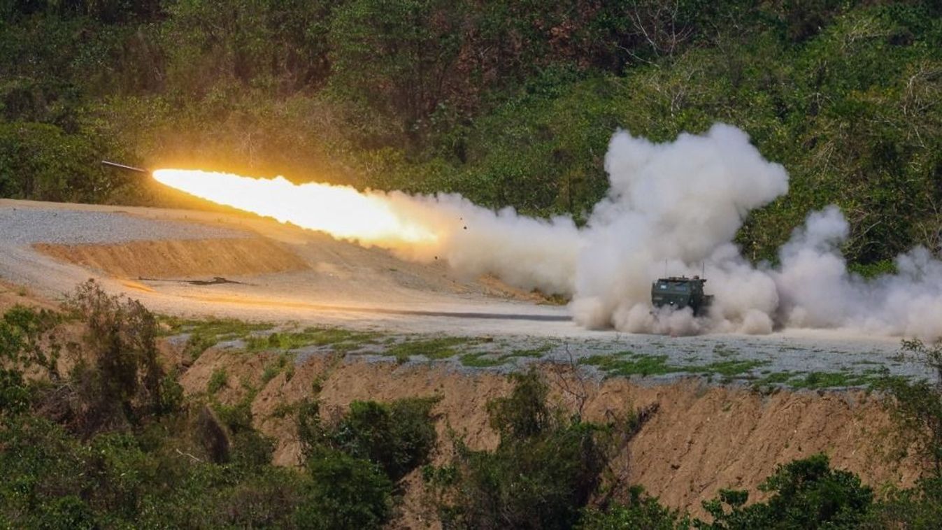 HIMARS rakétarendszer akcióban