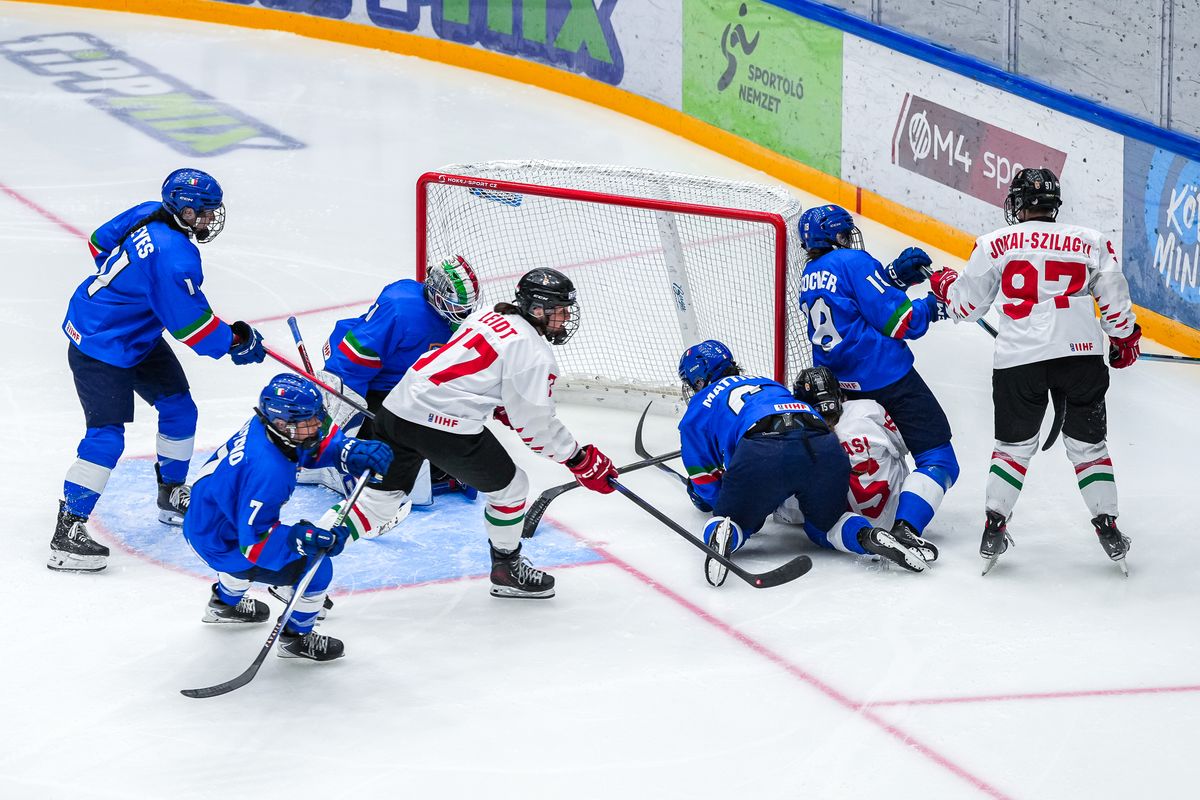 A második harmadban a magyar válogatott fokozatosan magához ragadta az irányítást, és a harmad végén a vezetés is náluk volt 