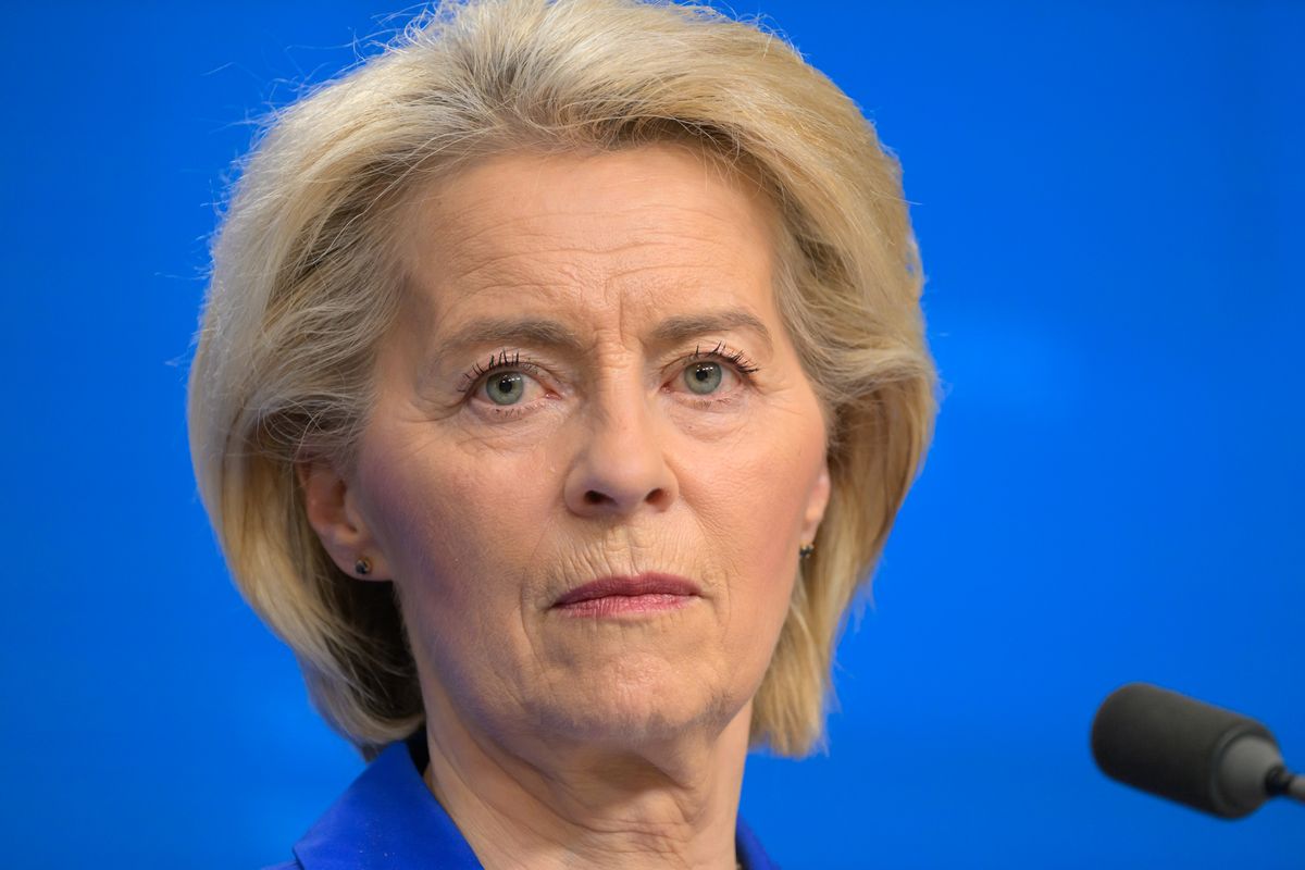 Dömötör Csaba gratulált, hogy az Európai Bizottság az emberekkel fizettetné meg saját elhibázott politikájának az árát