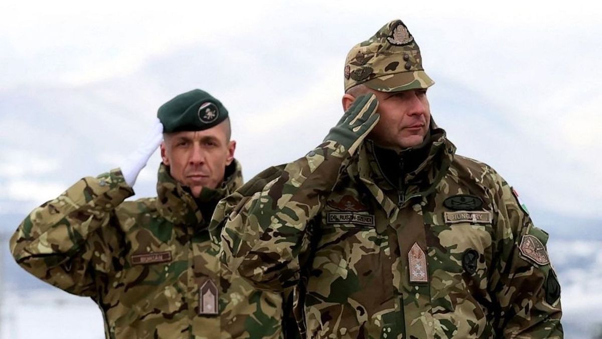 Ruszin-Szendi támogatja a magyar katonák külföldi bevetését + videó