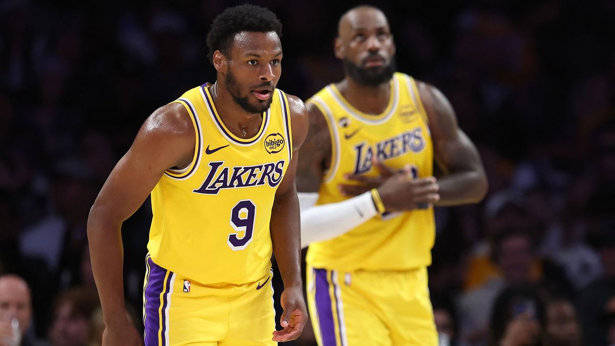 Bronny James óriási lehetősége kap azzal, hogy LeBron James mellett léphet pályára a rájátszásban