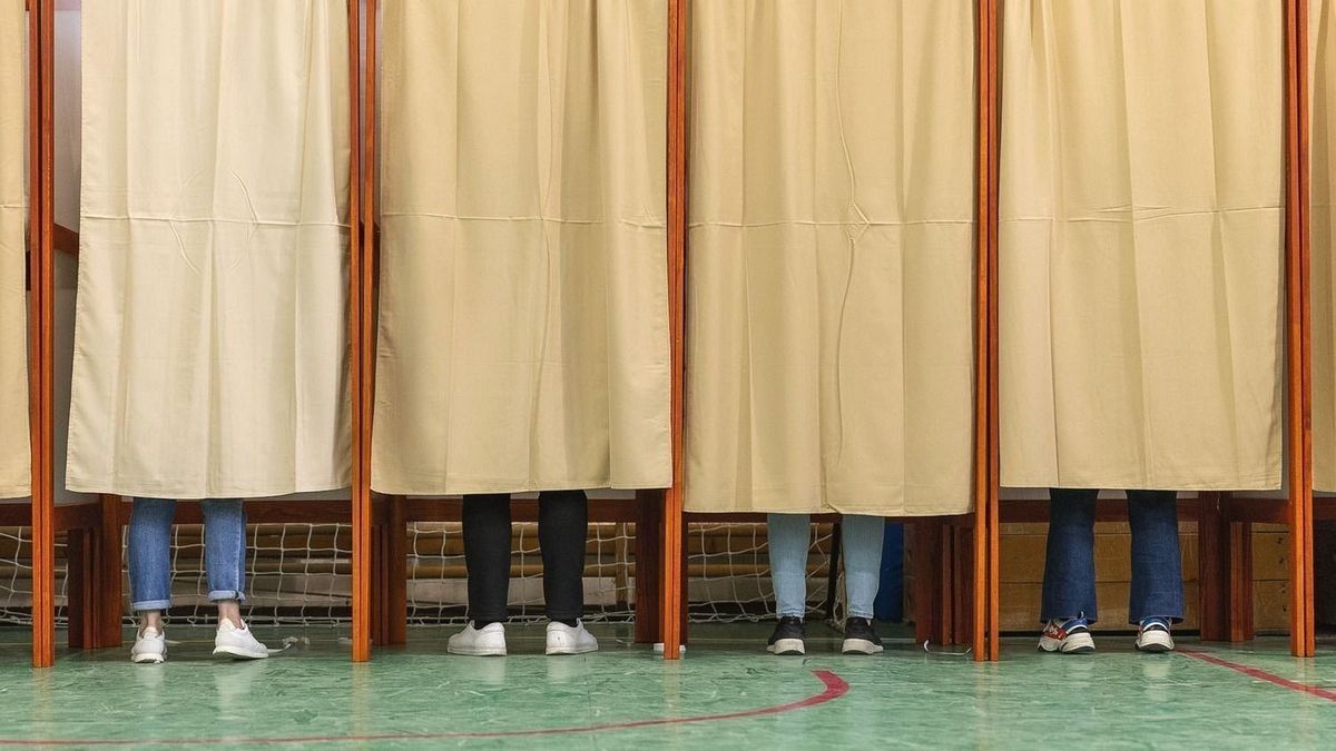 Rosszul lett a szavazatszámláló bizottság egyik tagja Fejérben