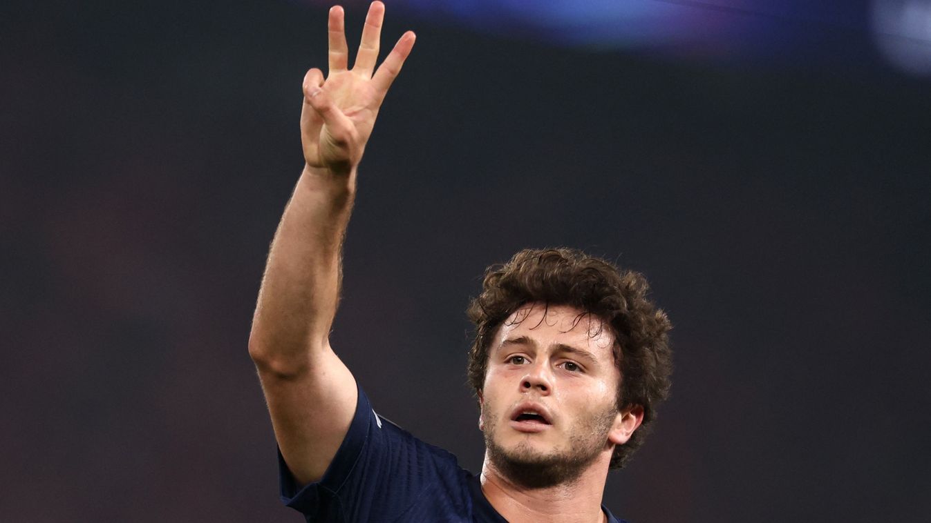 PSG-Bayern
Paris Saint-Germain's Portuguese midfielder #87 Joao Neves celebrates after scoring his team second goal during the UEFA Champions League semi-final first leg football match between Paris Saint-Germain (PSG) and Bayern Munich at the Parc des Pr