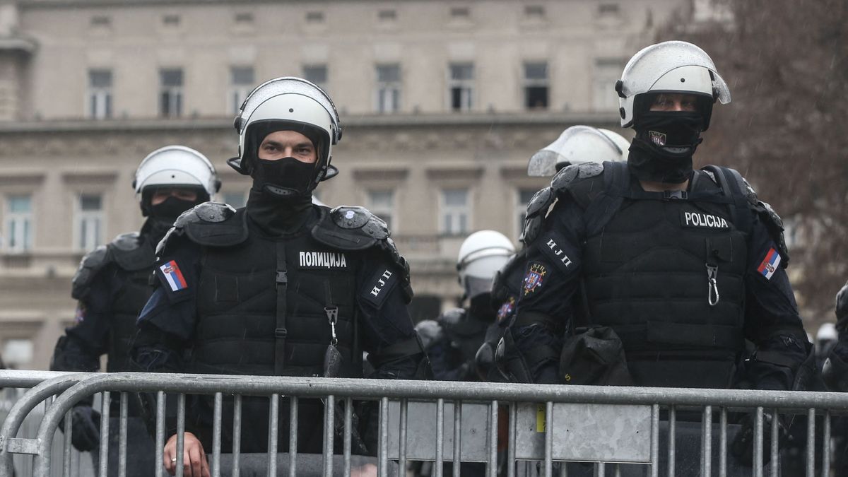 Nagyszabású rendőri és katonai akció a kritikus gázinfrastruktúra közelében Magyarkanizsán + videó