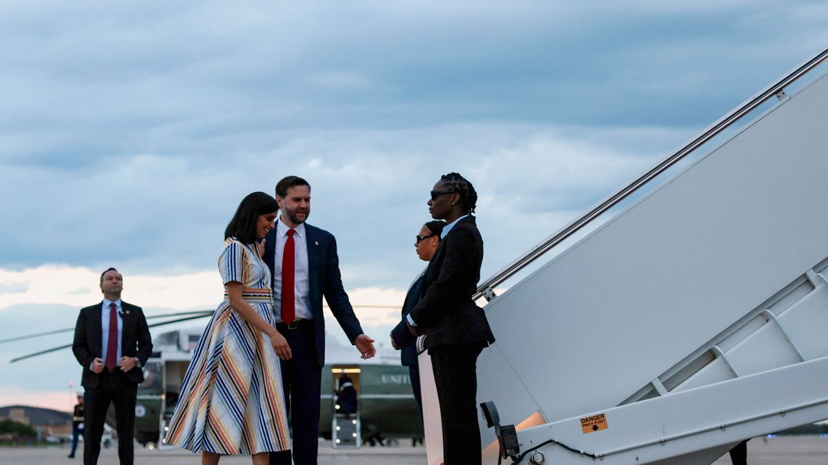 Így indult J. D. Vance Budapestre, Orbán Viktort támogatásáról biztosította