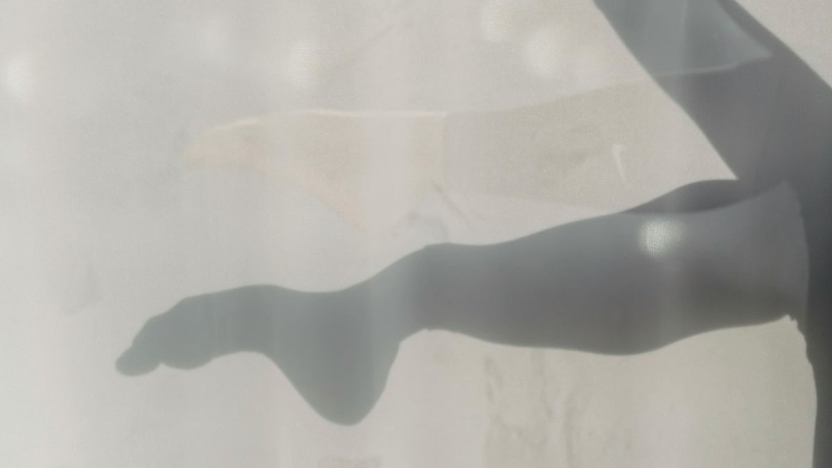 Fekete harisnya volt a női holttesten, amelyet hétfőn találtak meg a lakók Csepelen