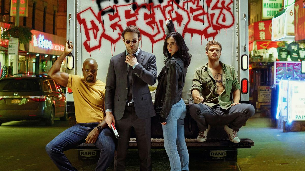 2017-ben már összeállt a Védelmezők csapata: Vasököl, Luke Cage, Jessica Jones és Daredevil, avagy magyar fordításban a Fenegyerek. Fotó: TMDb