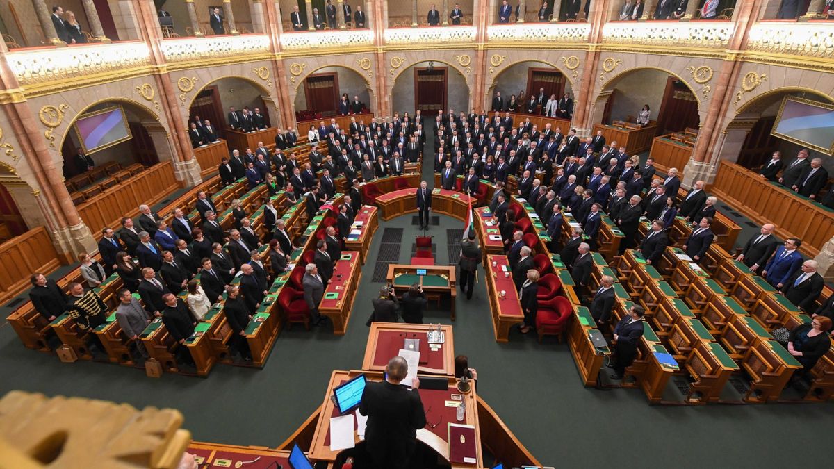 Ennyit keresnek a képviselők az új parlamentben