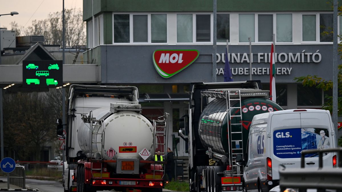Arra utalnak a jelek, hogy nemhivatalos árszabályozás él a magyar benzinkutakon
