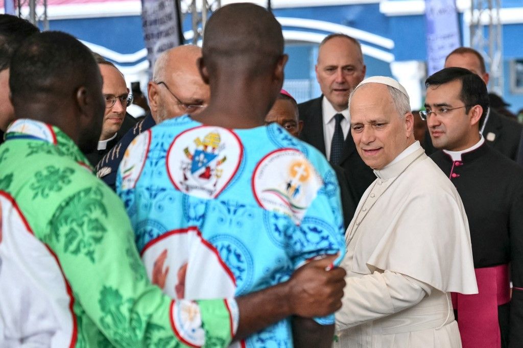 A pápa szerint az afrikai népeket a hazájukban való méltó megélhetésben kell segíteni