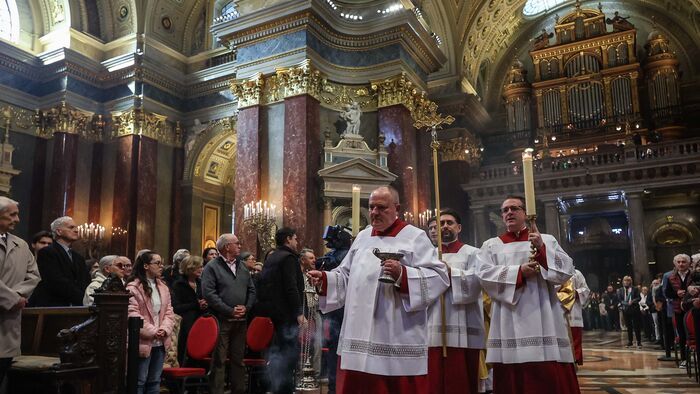 Húsvétvasárnapi ünnepi szentmise