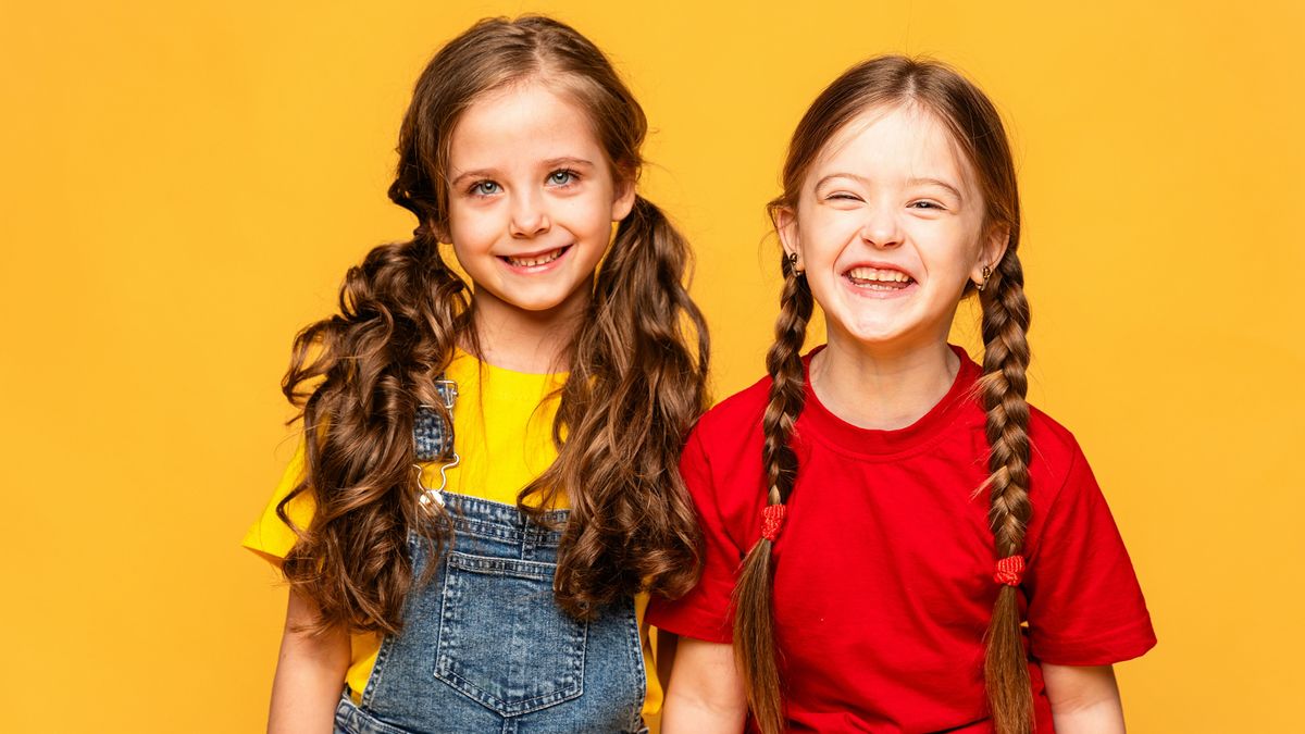 Veszélyes ólomszintet találtak gyermekruhákban, különösen piros és sárga színűekben