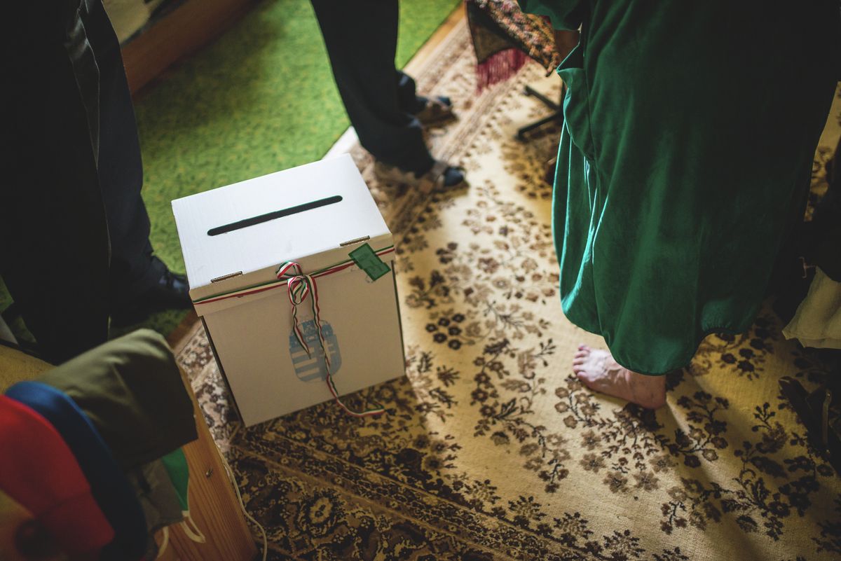 Mozgóurna idős idös nyugdijas nyugdíjas öreg
Önkormányzati választások 2014 szavazás 
2014.10.12. fotó: Németh András Péter