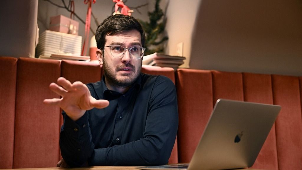 Az ukránok egy, Soros-hálózathoz köthető kapcsolattartót küldenek Budapestre, aki Magyar Péter tevékenységét felügyelheti