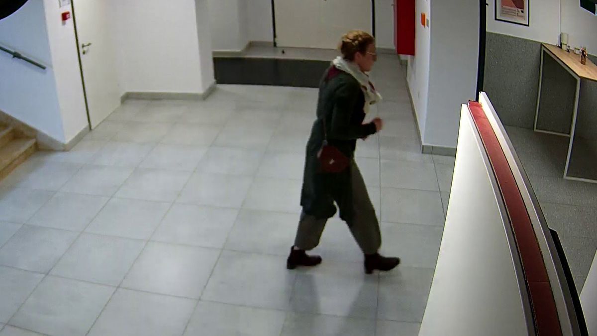 Dráma az egyetemen, a rendőrség hajtóvadászatot indított egy nő ellen + fotó