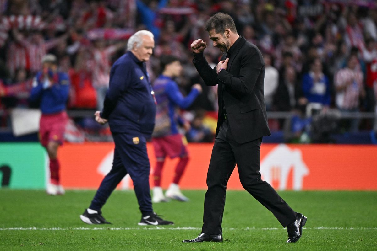 Diego Simeone ünnepel a Hansi Flick irányította Barcelona kiejtése után, s az Atlético Madrid BL-győzelmét is lehetséges tartja