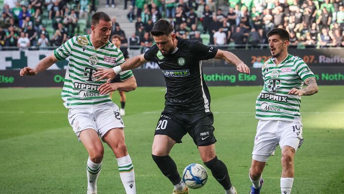 Az FTC Paks elleni NB I-es mérkőzésén újra öt agyar volt a kezdőben, köztük Osváth Attila is (jobbra)