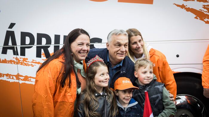 Orbán Viktor országjárás 
kampány