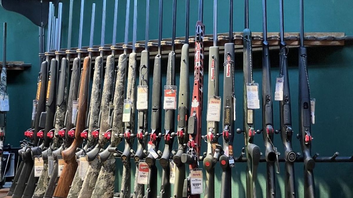 Ukrán vérfürdő: durva dologra készül a kijevi vezetés, ellepik a fegyveresek az utcákat