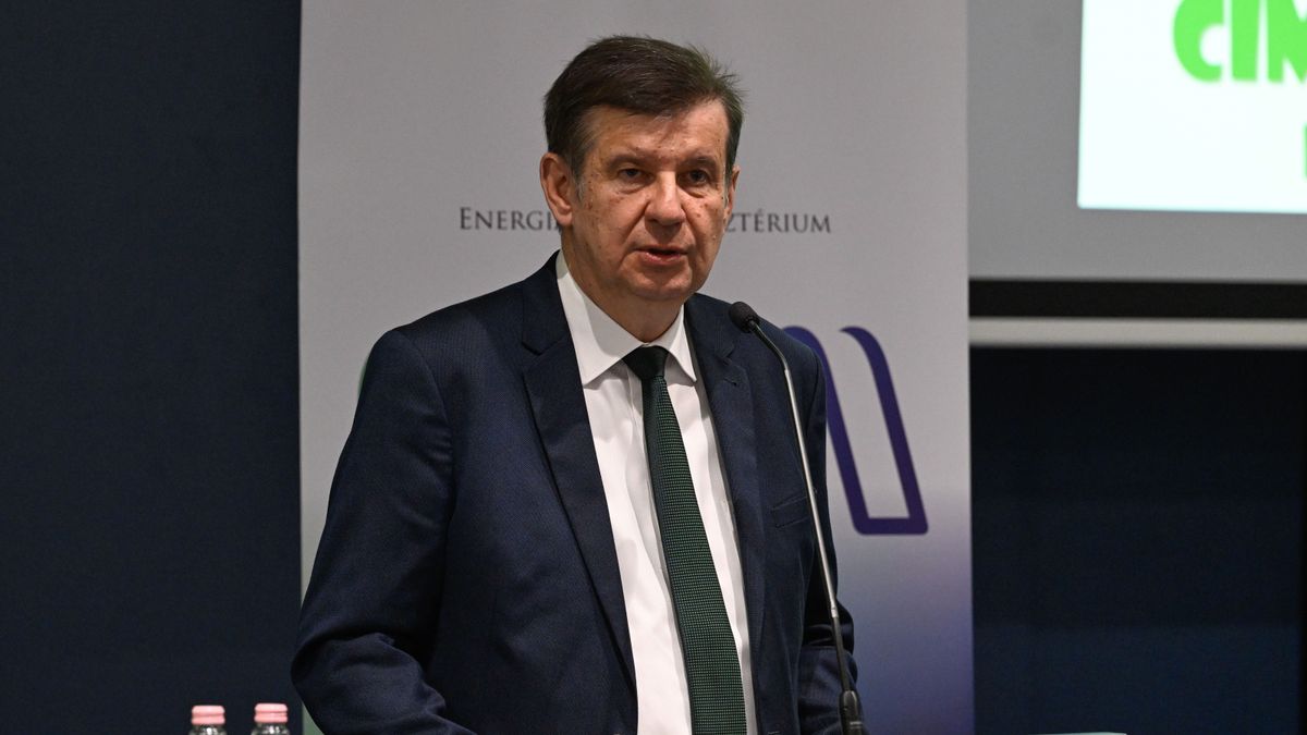 Ki dönt arról, mikor nyit az iskola? – meglepő dolgokat árult el az államtitkár