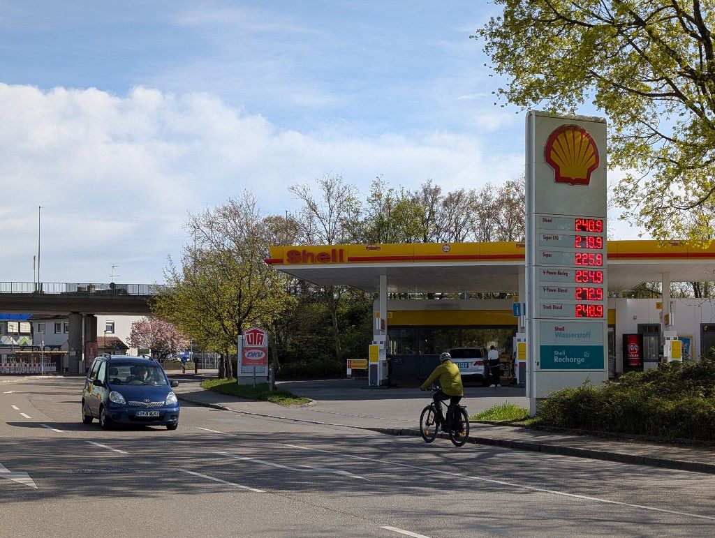 Üzemanyagadó csökkentést jelentett be a német kormány