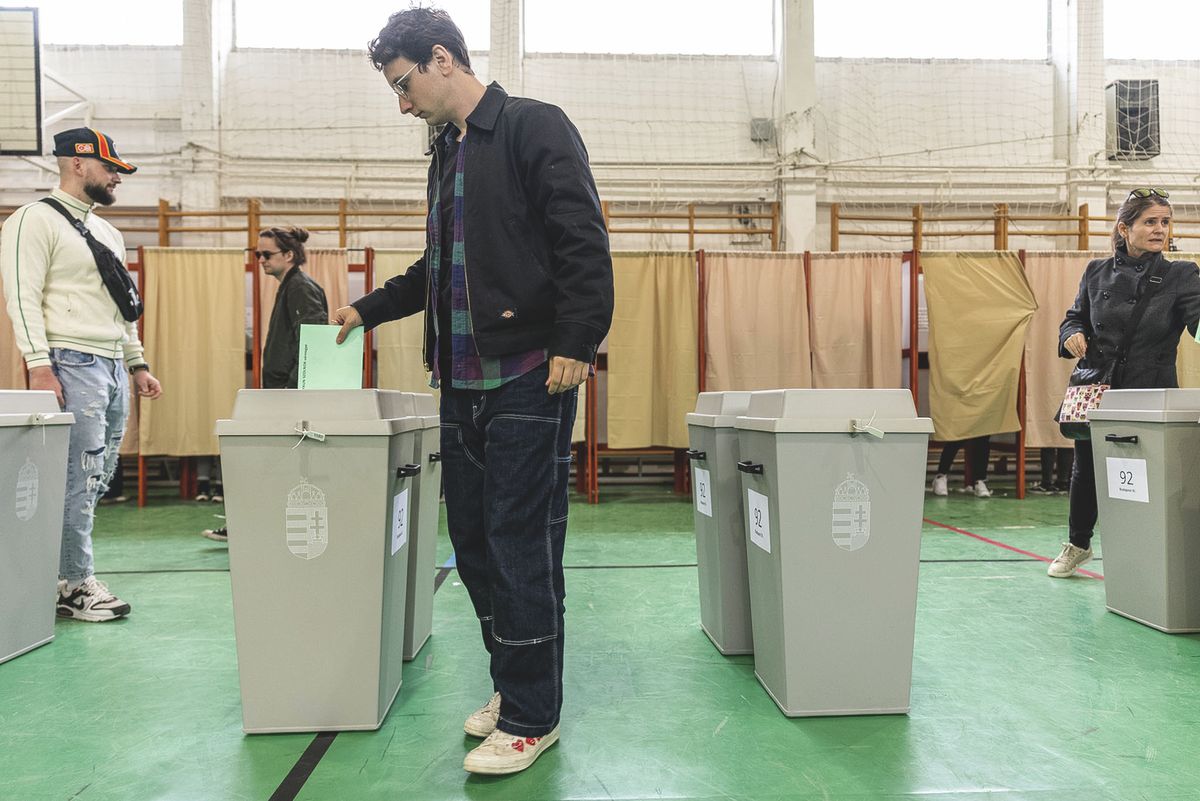 választás, szavazás
szavazókör