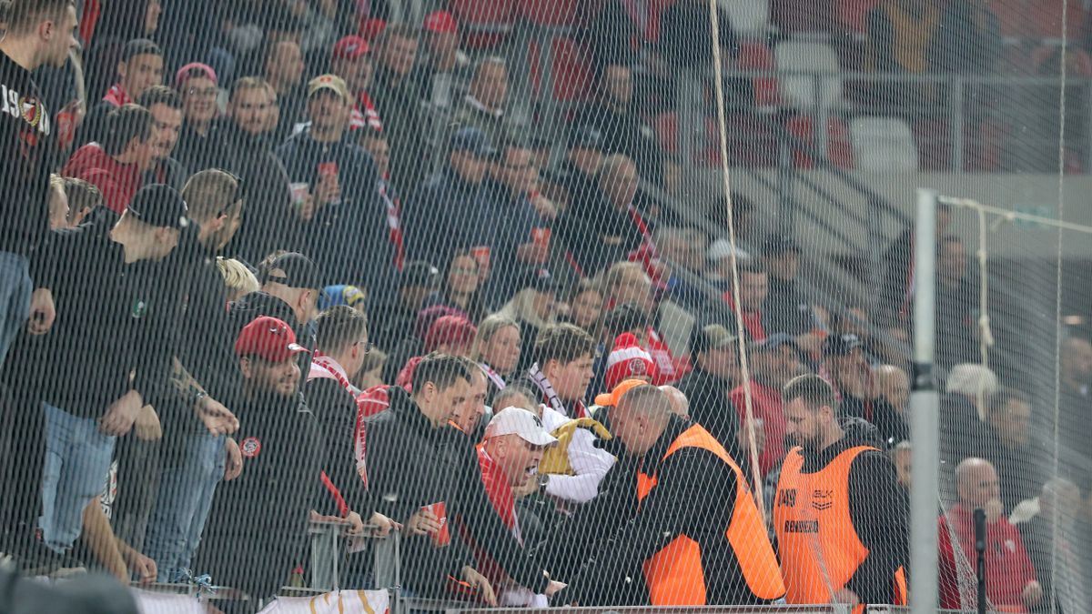 Temetést is tarthatnak a csúcsrangadó árnyékában, Dzsudzsákék nem kegyelmezhetnek