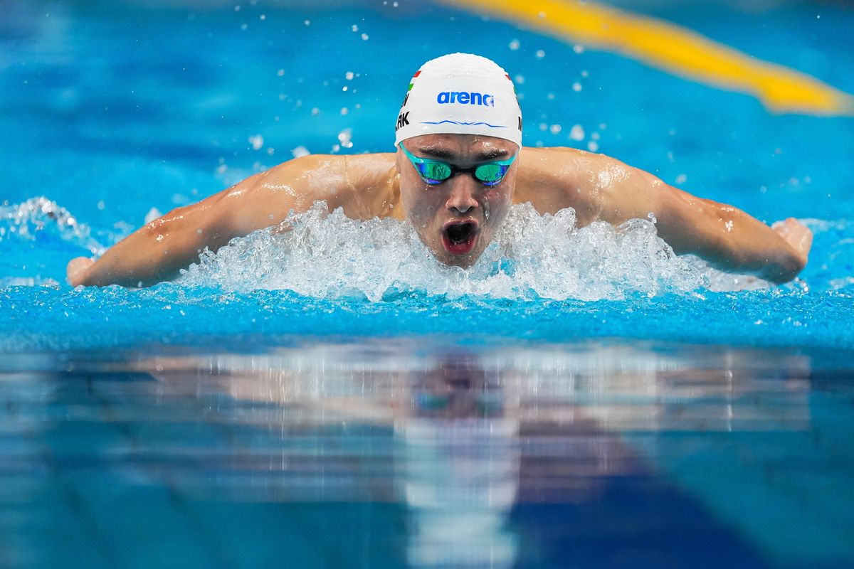 Milák Kristóf egy év kihagyás után újra versenyzett, de 200 pillangón két percen kívül rekedt