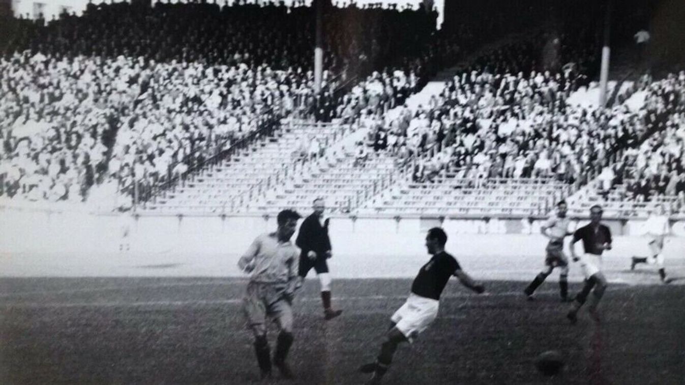 A sötét mezes magyar válogatott hamar hátrányba került, de látványosan fordított az 1938-as világbajnokság elődöntőjében