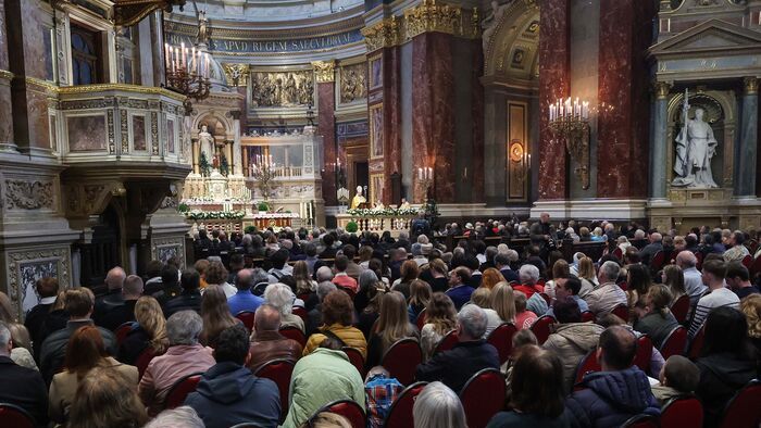 Húsvétvasárnapi ünnepi szentmise