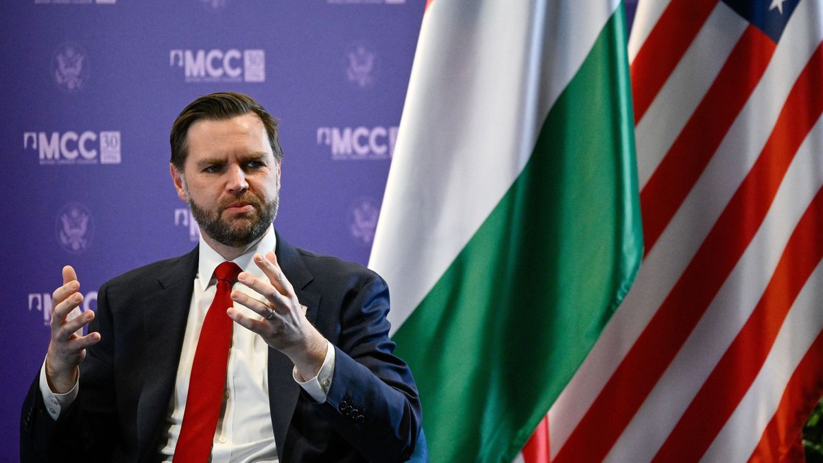 Budapest, 2026. április 8.
J.D. Vance amerikai alelnök a Mathias Corvinus Collegium (MCC) budapesti képzési központjában rendezett pódiumbeszélgetésen 2026. április 8-án.
MTI/Hegedüs Róbert