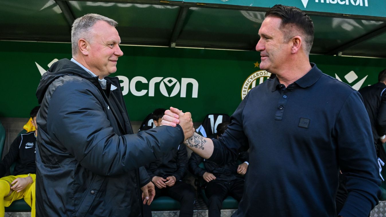 Bognár György (balra) és Robbie Keane még az FTC–Paks NB I-es mérkőzés előtt 