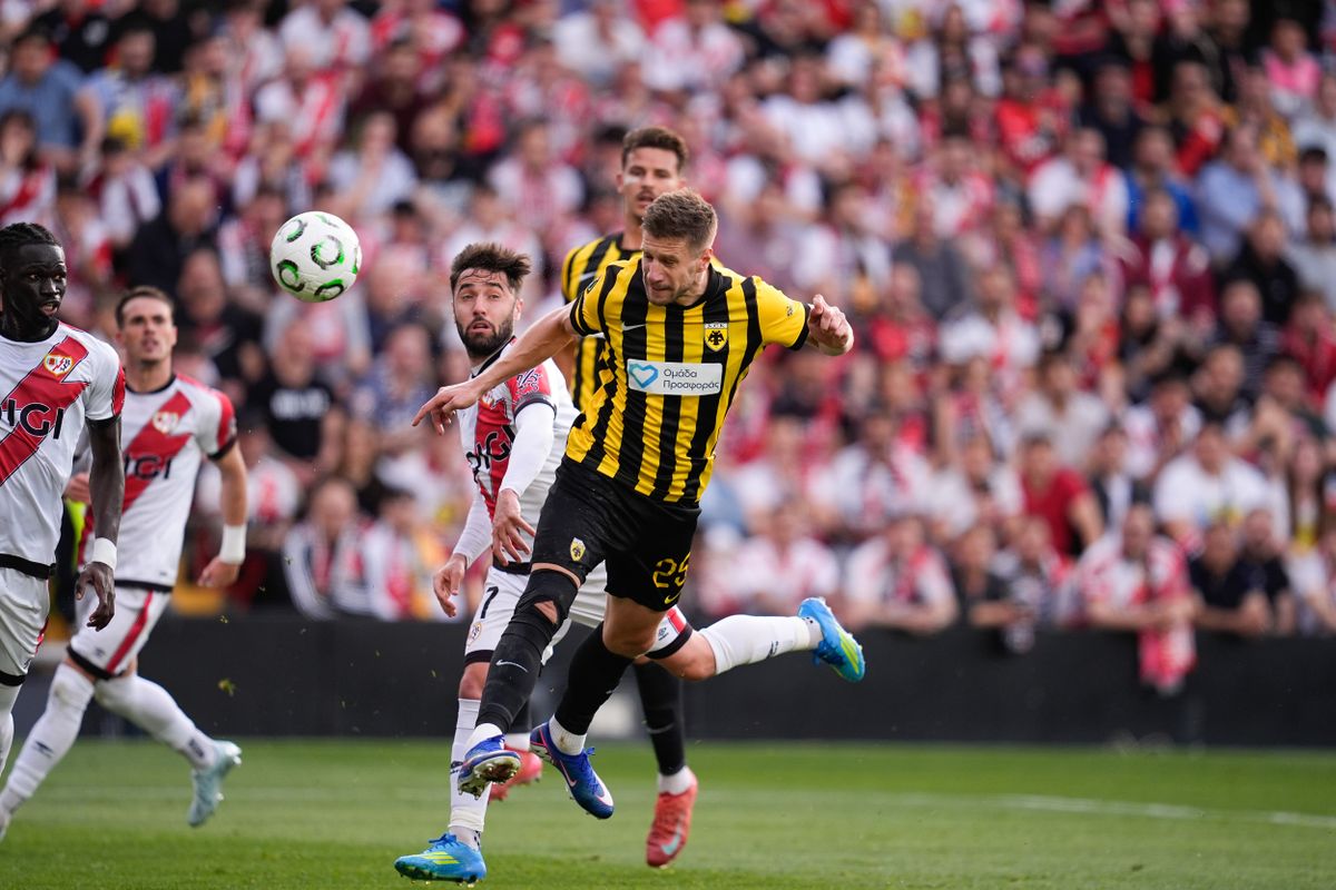 Varga Barnabás nem szerzett gólt a Rayo Vallecano elleni Konferencialiga-párharcban, az AEK Athén kiesése, az elmaradt BL-előrelépés miatt egész Görögország szomorkodhat