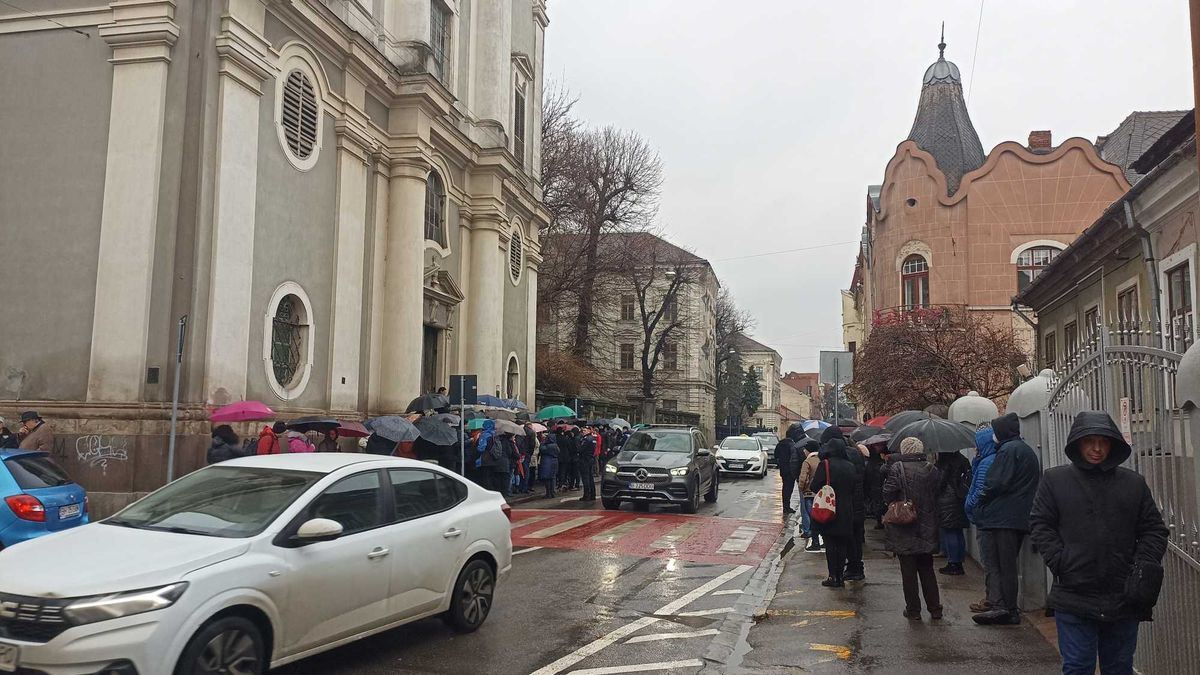Rendőri erővel lakoltatnák ki a nagyváradi premontrei apátot már kedden