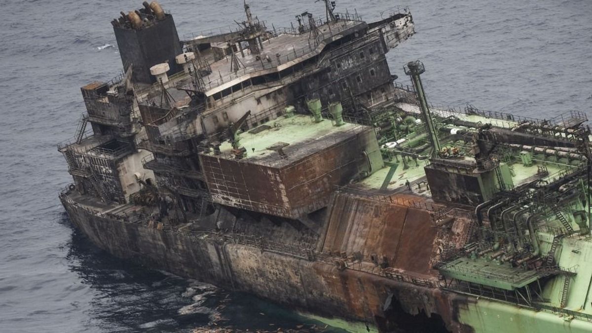 Teljesen irányíthatatlanul sodródik egy orosz szellemhajó a Földközi-tengeren, és ennek lehet, hogy nem lesz jó vége