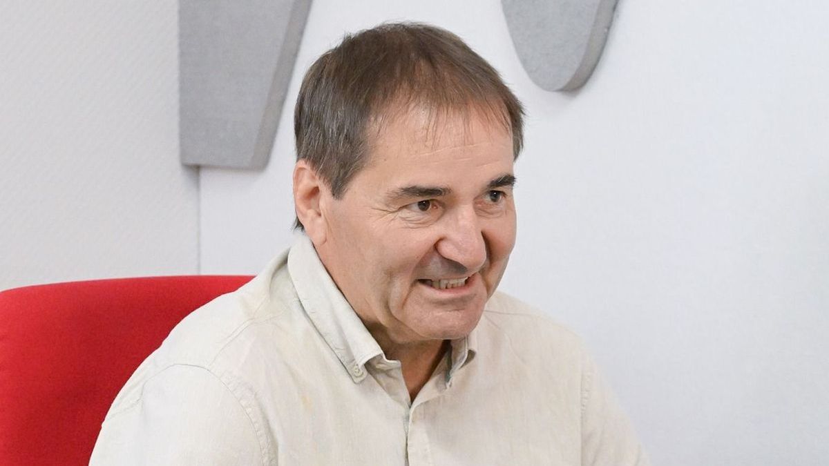 Váratlan paksi bejelentés, tizennégy év után visszatér a sikeredző