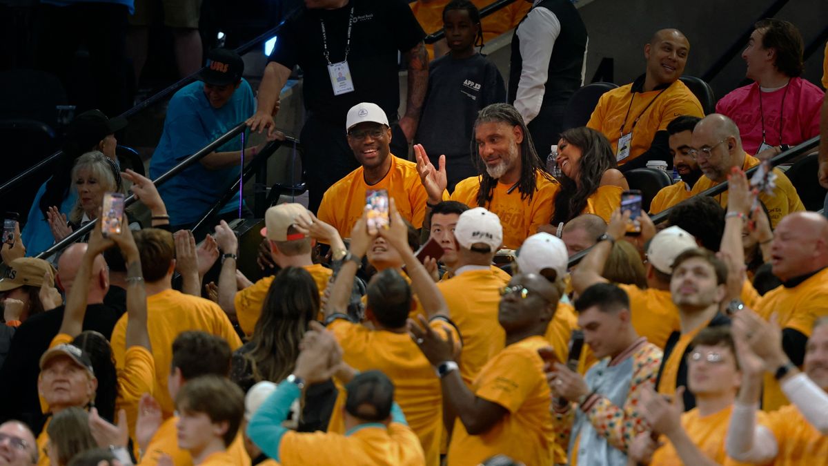 Tim Duncan és David Robinson is tanúja volt a Spurs győzelmének és Wembayama történelmi meccsének