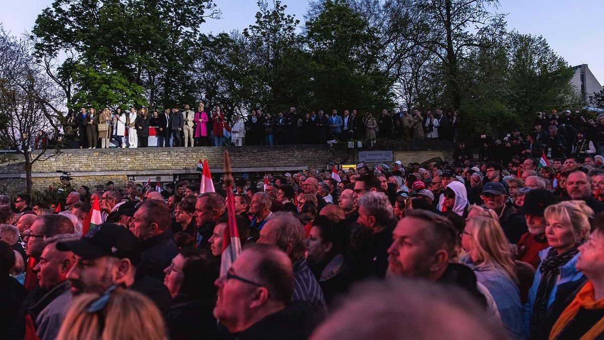 Fidesz kampányzáró
választás
kampány
Szijjártó Péter