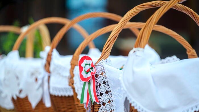 Húsvét - Húsvétvasárnapi ételszentelés Csíkszeredában