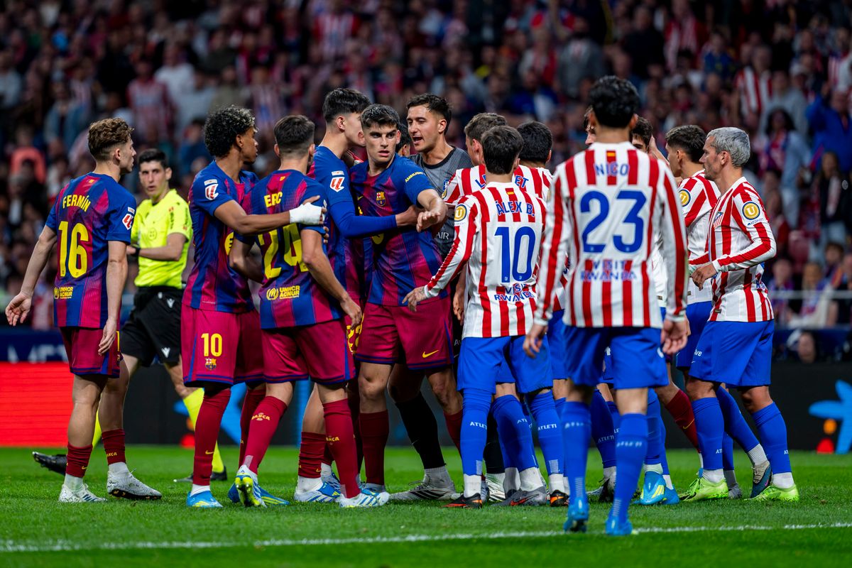 A hétvégi Atlético Madrid–Barcelona rangadó a La Ligában, ahol a játékvezető lett egyértelműen a főszereplő