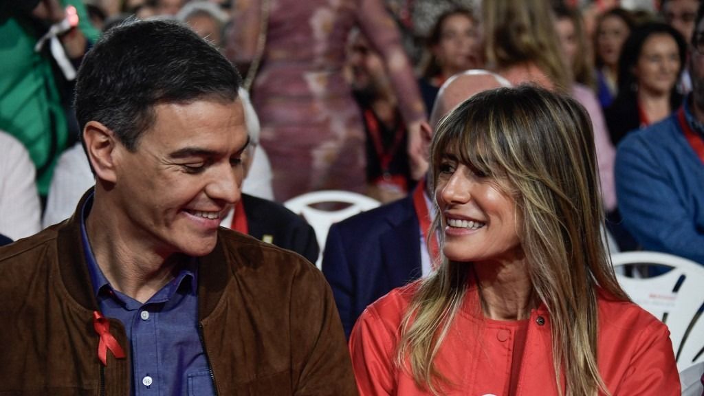 Vádat emelt a bíróság a spanyol kormányfő felesége ellen