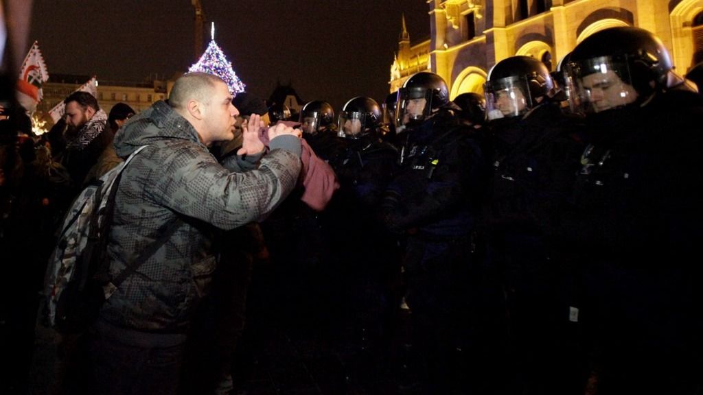 Ukrán katonák szerveznének puccsot a Kossuth térre, ha győz a Fidesz