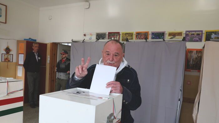 szavazás, választás
Nagy Feró