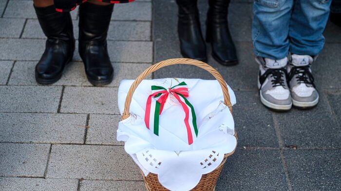 Húsvét - Húsvétvasárnapi ételszentelés Csíkszeredában