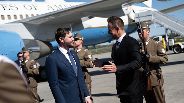 Magyarországra érkezett az Amerikai Egyesült Államok alelnöke