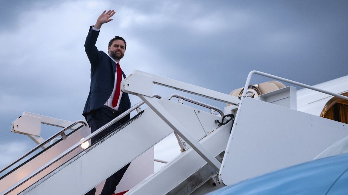 J. D. Vance Budapestre látogat: méltatja a magyar modellt, bírálja Zelenszkijt és Európa migrációs válságát