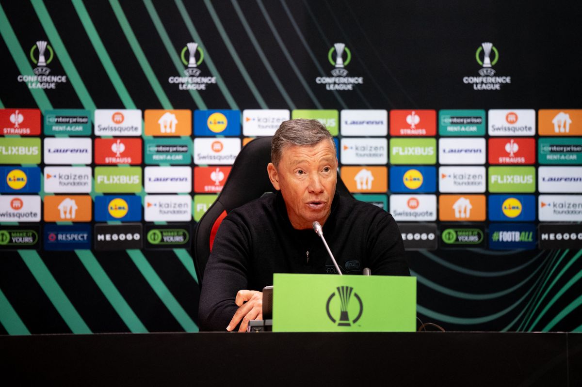 Leeroy Echteld, az AZ Alkmaar vezetőedzője dicséret helyett kritikát kapott Hollandiában, amiért Kovács Bendegúz és más fiatalok játszottak a Sahtar elleni Kl-negyeddöntőben