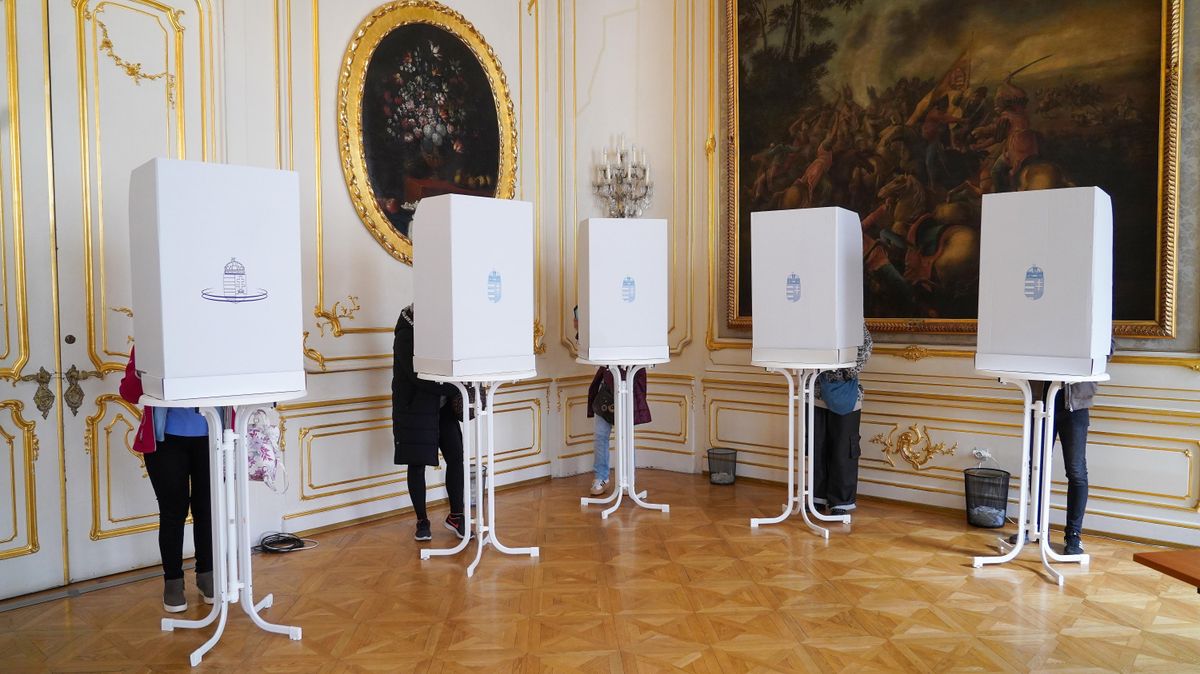 Megérkeztek a külképviseleti szavazatok